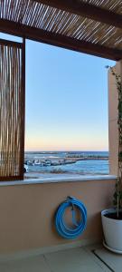 莫诺利索斯Kallistis Beach House的海景窗户