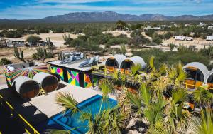 La VentanaChangoMango的沙漠中一组帐篷的空中景观