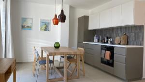 Lukenda Rooms - Apartment的厨房或小厨房