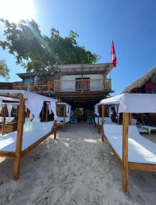 巴尔Venido Del Mar. Neymar的海滩上带两张床的度假村