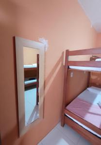 Caju Hostel客房内的一张或多张双层床