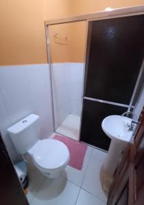 Caju Hostel的一间浴室