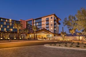 斯科茨Hilton North Scottsdale At Cavasson的夜间 ⁇ 染毫克旅馆