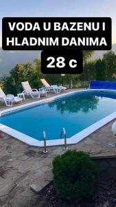 Etno selo Milanovic - Nonac内部或周边的泳池