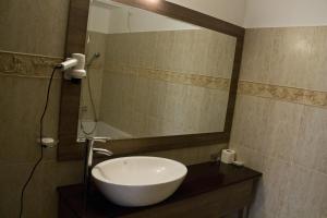 Hotel City Ploiesti的一间浴室