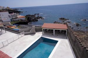 Las ErasLas Eras Nest Hostel的海景别墅 - 带游泳池