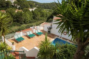 卡拉加尔达纳Es Cucó的享有带游泳池的别墅景致