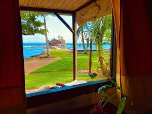 圣玛丽里贝塔利亚酒店的海滩景窗户