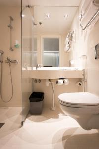 韦斯屈莱欧美娜酒店的一间浴室