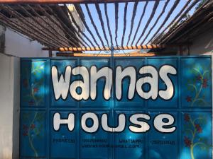 南威wannas house的墙上的华米诺斯房屋标志