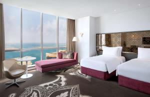 阿布扎比Conrad Abu Dhabi Etihad Towers的美景客房 - 带两张床