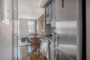 纽约East Village 2br w wd nr groceries NYC-1221的相册照片