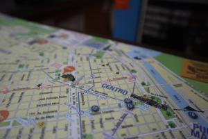 布宜诺斯艾利斯殖民旅馆的城市地图的贴近