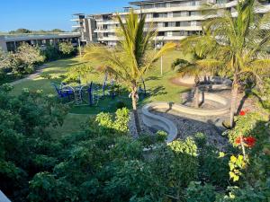 SibayaPebble Beach Sibaya No.122的享有公园空中美景,设有游乐场