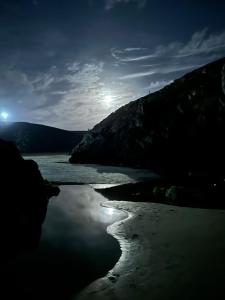 米勒福特Mirleft Trip的夜晚的月亮景