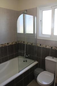 马里海岸别墅酒店的一间浴室
