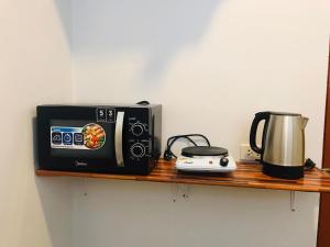 M&N Guesthouse Kata的咖啡和沏茶工具
