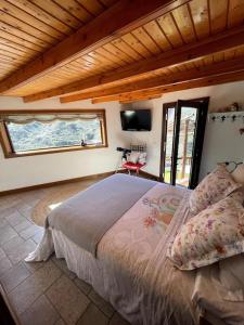 Casa rural El Lomito客房内的一张或多张床位