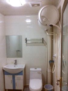 华山戈辉宾馆的一间浴室