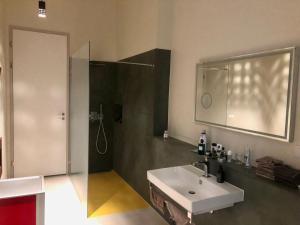 Design Loft in ehemaliger Spinnerei的一间浴室