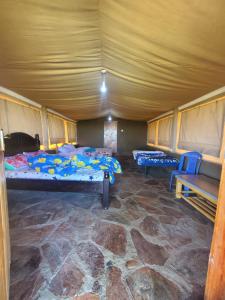 SEMADEP SAFARI CAMP客房内的一张或多张床位