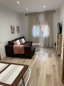 Nice Apartment 2 Bedrooms Well Connected的休息区