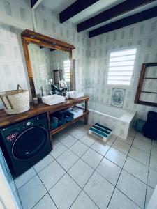 Villa Longani Passion pour des vacances bucoliques en famille的一间浴室