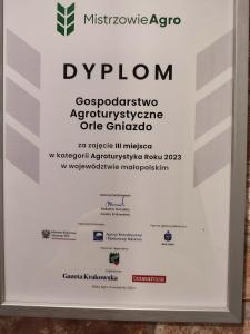 Biały KościółWilla Orle Gniazdo的人类学博物馆行为不端地区博物馆的标志