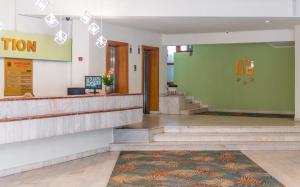 特尔戈维什泰登博维察酒店的医院的大厅,有等候室
