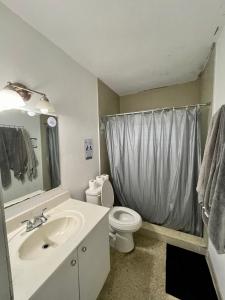 Miami House的一间浴室