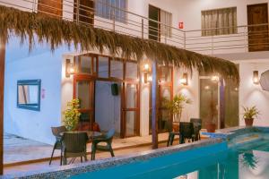 Hotel Mar Azul Mancora内部或周边的泳池