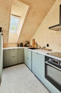 Lodgen Stryn的厨房或小厨房