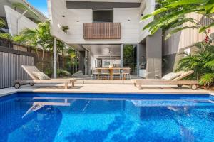 A Perfect Stay - KoKos Beach House 1内部或周边的泳池