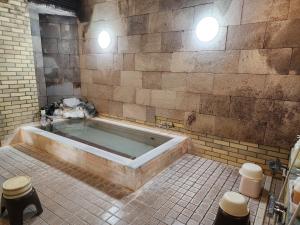 白马花乃乡酒店的一间浴室