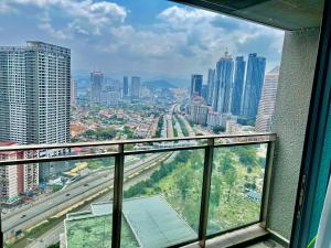 吉隆坡Summer suites near klcc的享有城市美景。