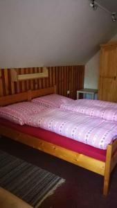 Holiday home in Jestrabi v Krkonosich 2207客房内的一张或多张床位