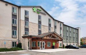 肯纳Extended Stay America Suites - New Orleans - Airport - I-10的前面有标志的酒店