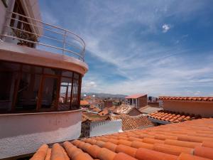 苏克雷Bella Vista El Tronco的从建筑屋顶上可欣赏到城市美景