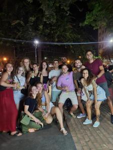 里约热内卢Rio World Connection Hostel的一群人摆出一张照片