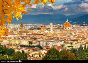 佛罗伦萨Cappuccini Florence com的秋天的城市景观