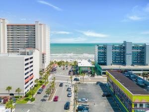 默特尔比奇200ft to beach! North Myrtle Beach first level duplex home, pet friendly!的城市的空中海景