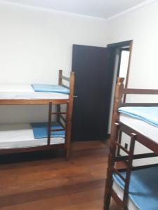 Blu Hostel客房内的一张或多张双层床