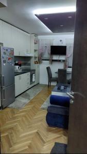 Apartman Luna的厨房或小厨房
