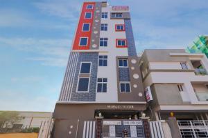 GachibowliHome Sri Balaji Luxary Rooms Near Inorbit Mall Cyberabad的达卡苏丹居住酒店 ⁇ 染