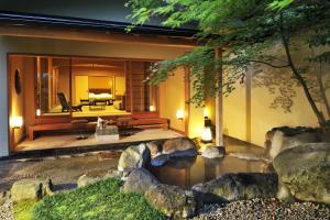 箱根强罗花坛传统日式旅馆的相册照片