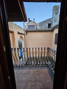 塔尔奎尼亚Doremisia的从大楼的阳台上可欣赏到风景