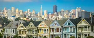 旧金山Centrally located; Walk anywhere!的城市前的一排房子