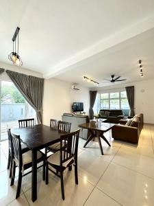 Hom Villa 5rm 12-22 pax Wifi Netflix BBQ SteamBoat Games Beach Water Park