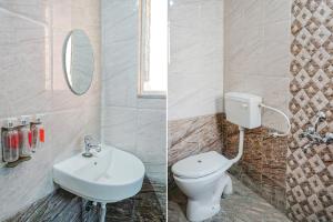 浦那FabHotel Lake View的浴室的两张照片,配有卫生间和水槽