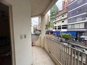阿帕雷西达Apartamento na rua do Santuário的市景阳台